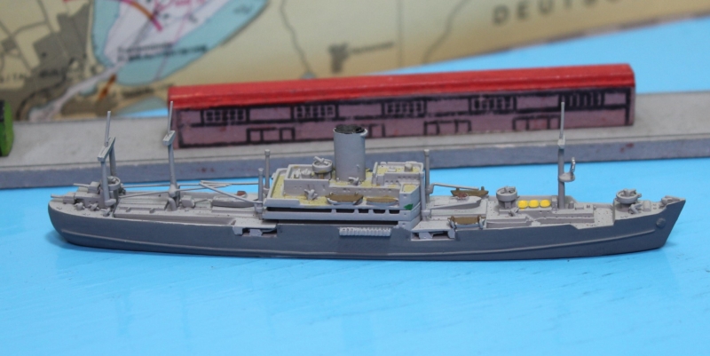 Merchant cruiser "Hansa" ex "Meersburg" grey hull (1 p.) GER 1943 Trident T 1070